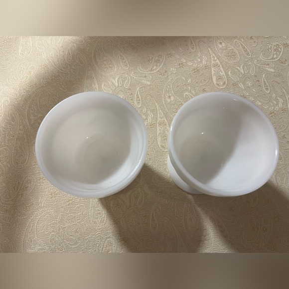 ***๐3 for $35./2 Vintage milk glass dessert cups. - Picture 2 of 3